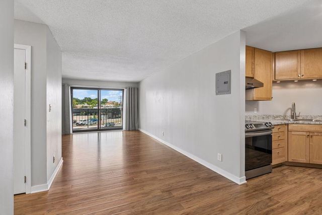 3131 Excelsior Boulevard 212, Minneapolis, MN 55416