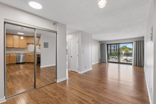 3131 Excelsior Boulevard 212, Minneapolis, MN 55416