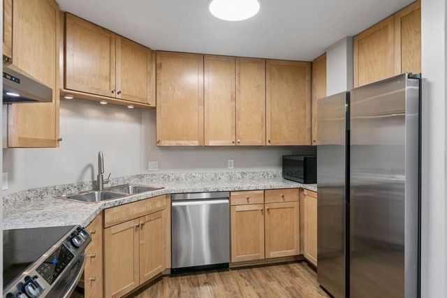 3131 Excelsior Boulevard 212, Minneapolis, MN 55416