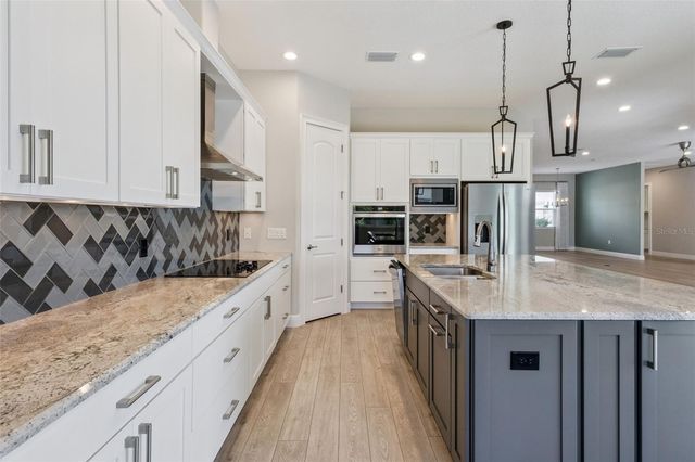 5132 GREENS DRIVE, Lady Lake, FL 32159