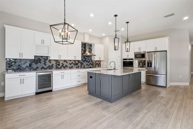 5132 GREENS DRIVE, Lady Lake, FL 32159