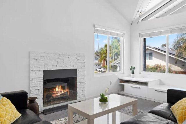 1420 Flair Drive, Encinitas, CA 92024