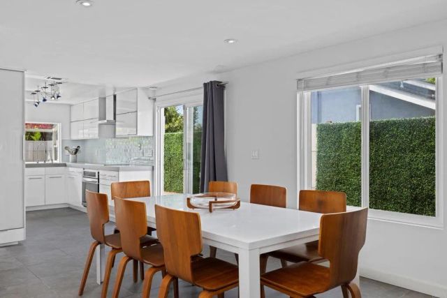 1420 Flair Drive, Encinitas, CA 92024