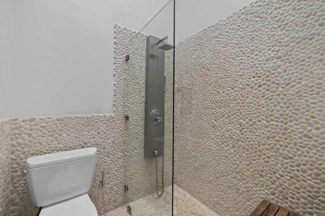 1420 Flair Drive, Encinitas, CA 92024