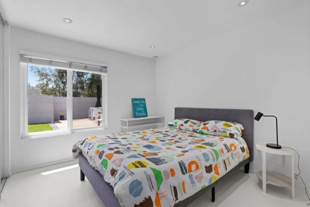 1420 Flair Drive, Encinitas, CA 92024