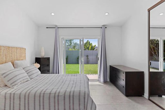 1420 Flair Drive, Encinitas, CA 92024