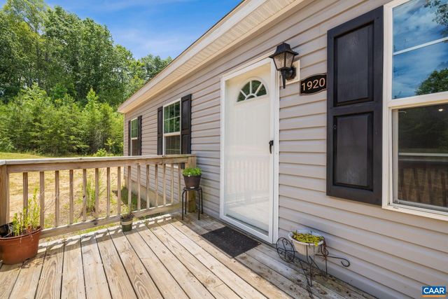 1920 WALTONS STORE RD, Louisa, VA 23093