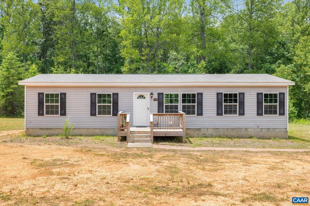 1920 WALTONS STORE RD, Louisa, VA 23093