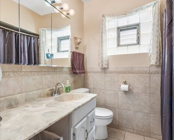 2642 N 78th Avenue, Elmwood Park, IL 60707
