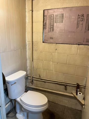 29100 Groesbeck Highway, Roseville, MI 48066