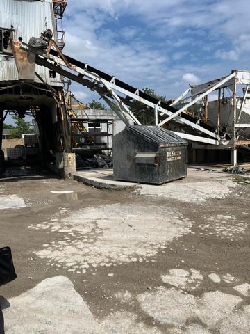 29100 Groesbeck Highway, Roseville, MI 48066