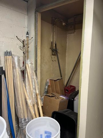 29100 Groesbeck Highway, Roseville, MI 48066