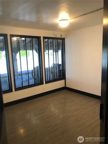 2358 A,B,C Elmway, Okanogan, WA 98840