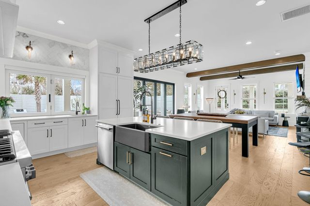 1100 Poplar Tree Drive, Mount Pleasant, SC 29464