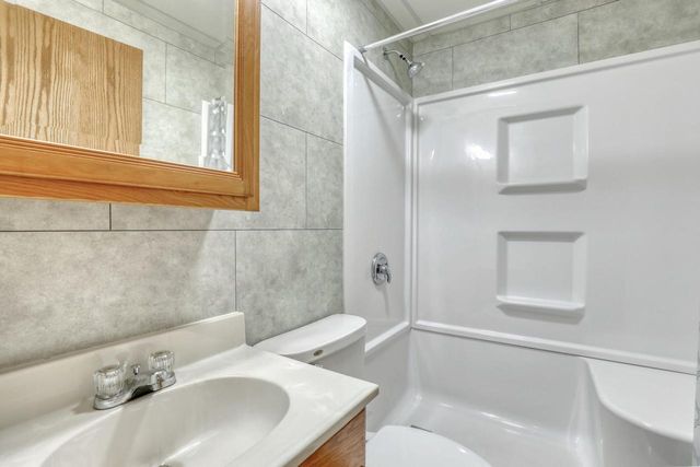 4325 W Grange AVENUE, Greenfield, WI 53220