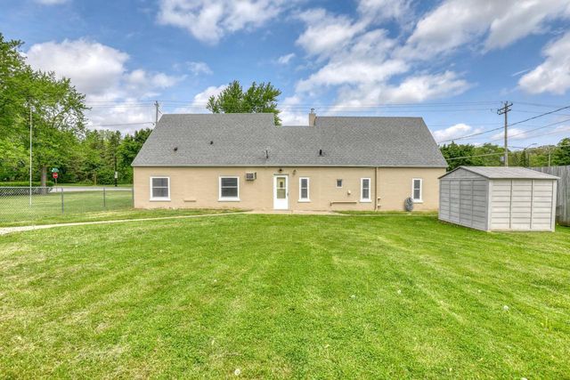 4325 W Grange AVENUE, Greenfield, WI 53220