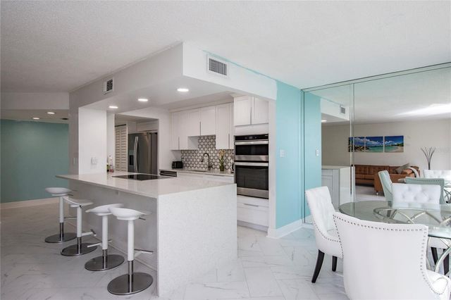 660 ISLAND WAY #206 206, Clearwater, FL 33767