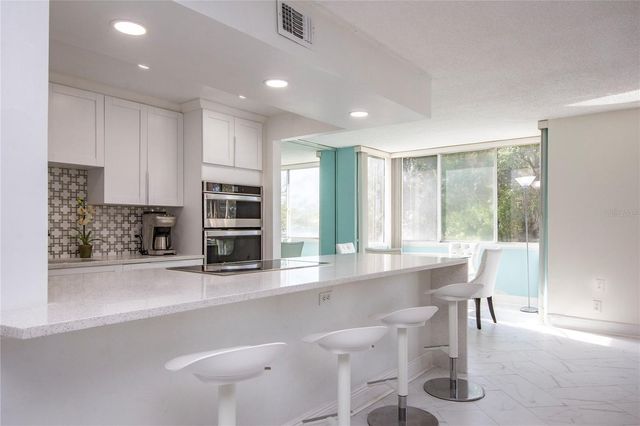 660 ISLAND WAY #206 206, Clearwater, FL 33767