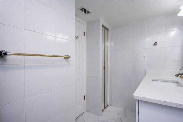 660 ISLAND WAY #206 206, Clearwater, FL 33767