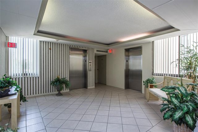 660 ISLAND WAY #206 206, Clearwater, FL 33767