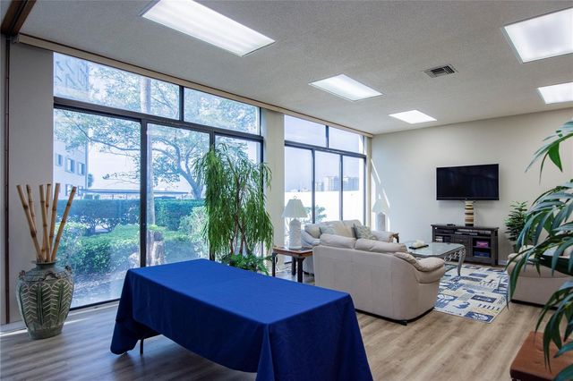 660 ISLAND WAY #206 206, Clearwater, FL 33767