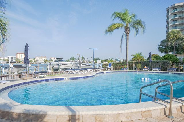 660 ISLAND WAY #206 206, Clearwater, FL 33767