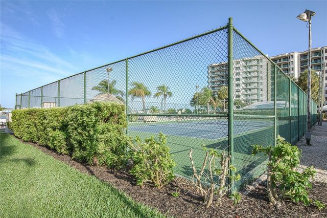 660 ISLAND WAY #206 206, Clearwater, FL 33767