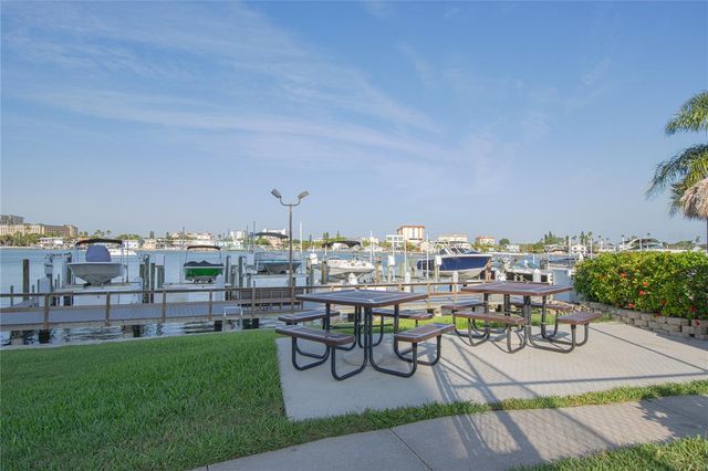 660 ISLAND WAY #206 206, Clearwater, FL 33767