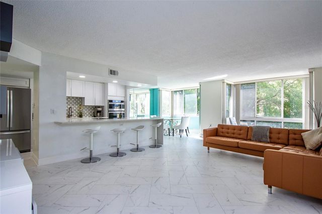 660 ISLAND WAY #206 206, Clearwater, FL 33767