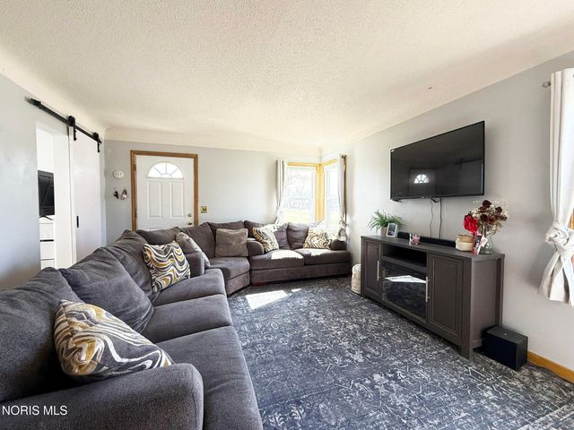 817 S Wood Street, Fostoria, OH 44830