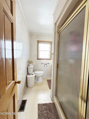 817 S Wood Street, Fostoria, OH 44830