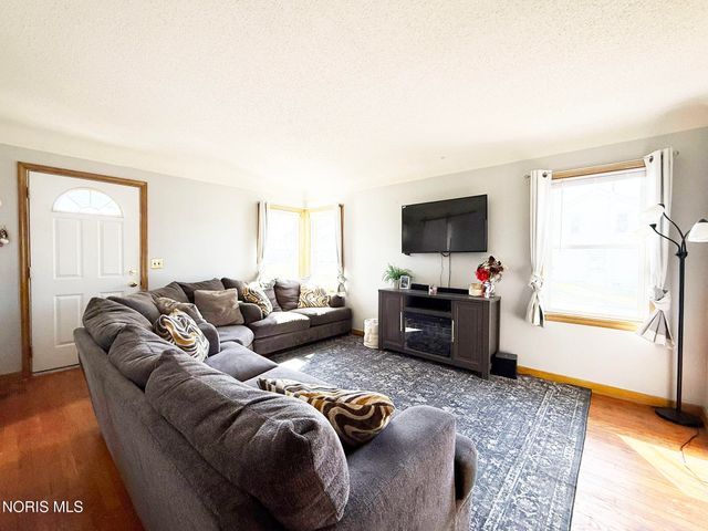 817 S Wood Street, Fostoria, OH 44830