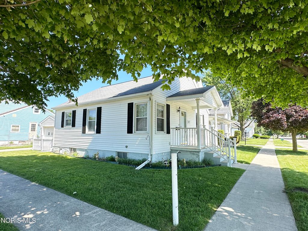817 S Wood Street, Fostoria, OH 44830