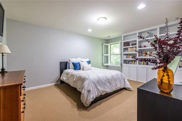 1985 W Village Point SE, Smyrna, GA 30080