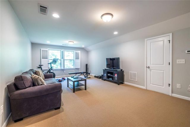 1985 W Village Point SE, Smyrna, GA 30080