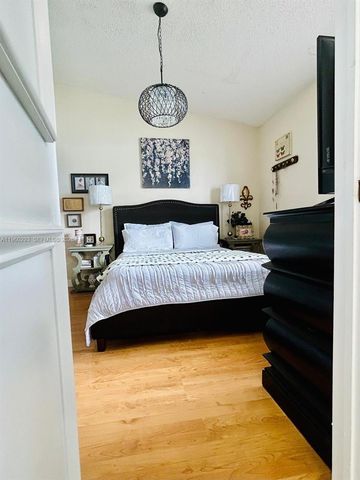 17617 SW 140th Ct, Miami, FL 33177