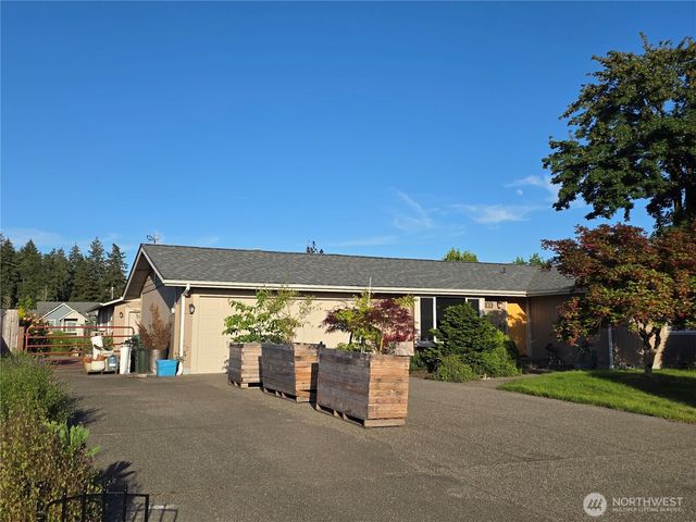810 Century Court NE, Lacey, WA 98516