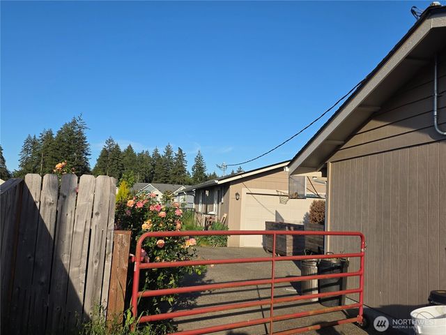 810 Century Court NE, Lacey, WA 98516