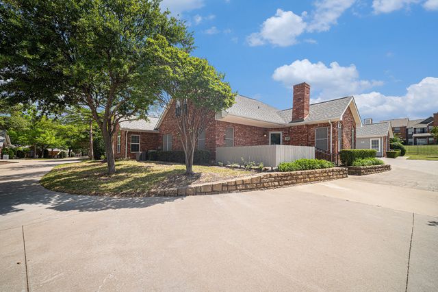 6127 Welden Court, Fort Worth, TX 76132