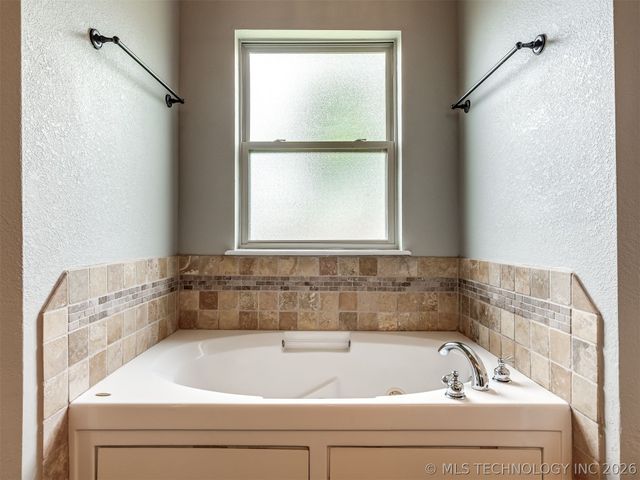 15600 S Birch Avenue, Glenpool, OK 74033