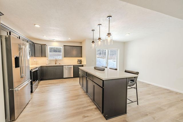 180 Coon Creek Farms Drive, Kirbyville, MO 65679