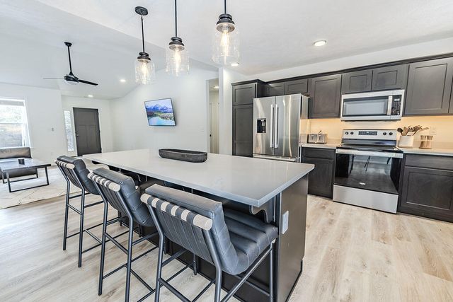 180 Coon Creek Farms Drive, Kirbyville, MO 65679