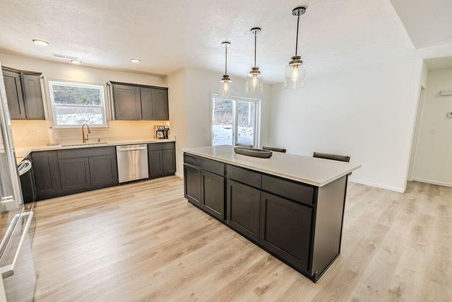 180 Coon Creek Farms Drive, Kirbyville, MO 65679