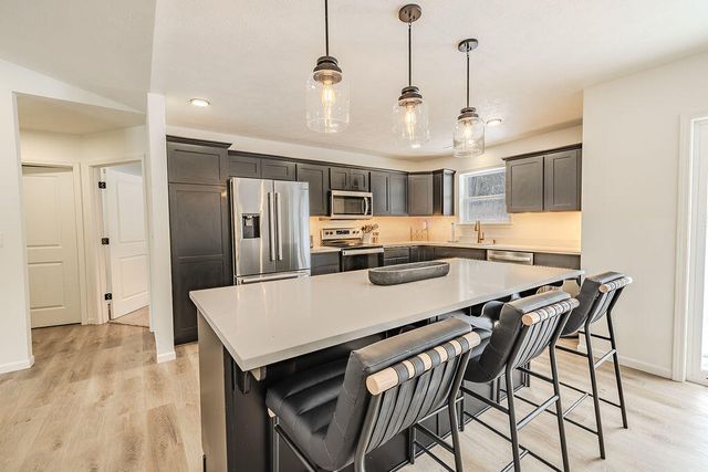 180 Coon Creek Farms Drive, Kirbyville, MO 65679