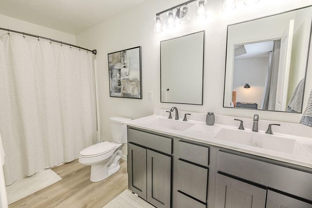 180 Coon Creek Farms Drive, Kirbyville, MO 65679