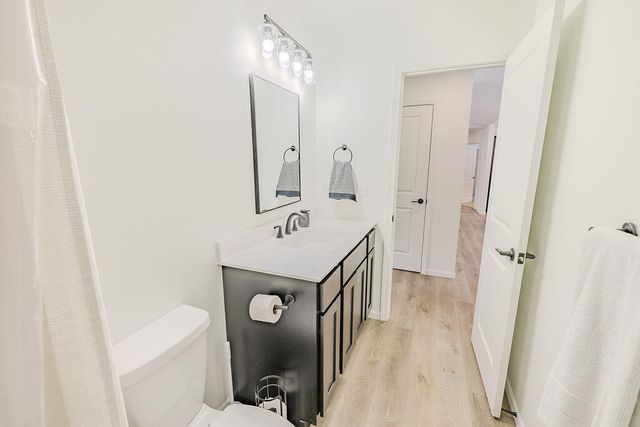 180 Coon Creek Farms Drive, Kirbyville, MO 65679