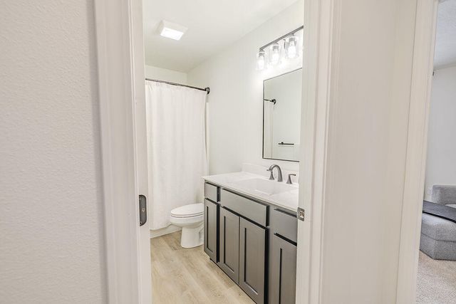 180 Coon Creek Farms Drive, Kirbyville, MO 65679