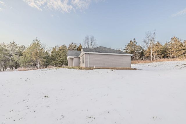 180 Coon Creek Farms Drive, Kirbyville, MO 65679