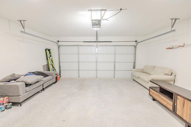 180 Coon Creek Farms Drive, Kirbyville, MO 65679