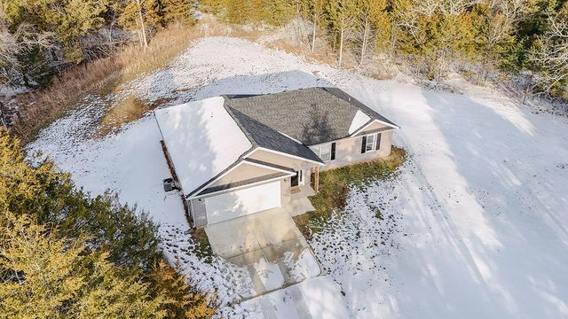 180 Coon Creek Farms Drive, Kirbyville, MO 65679